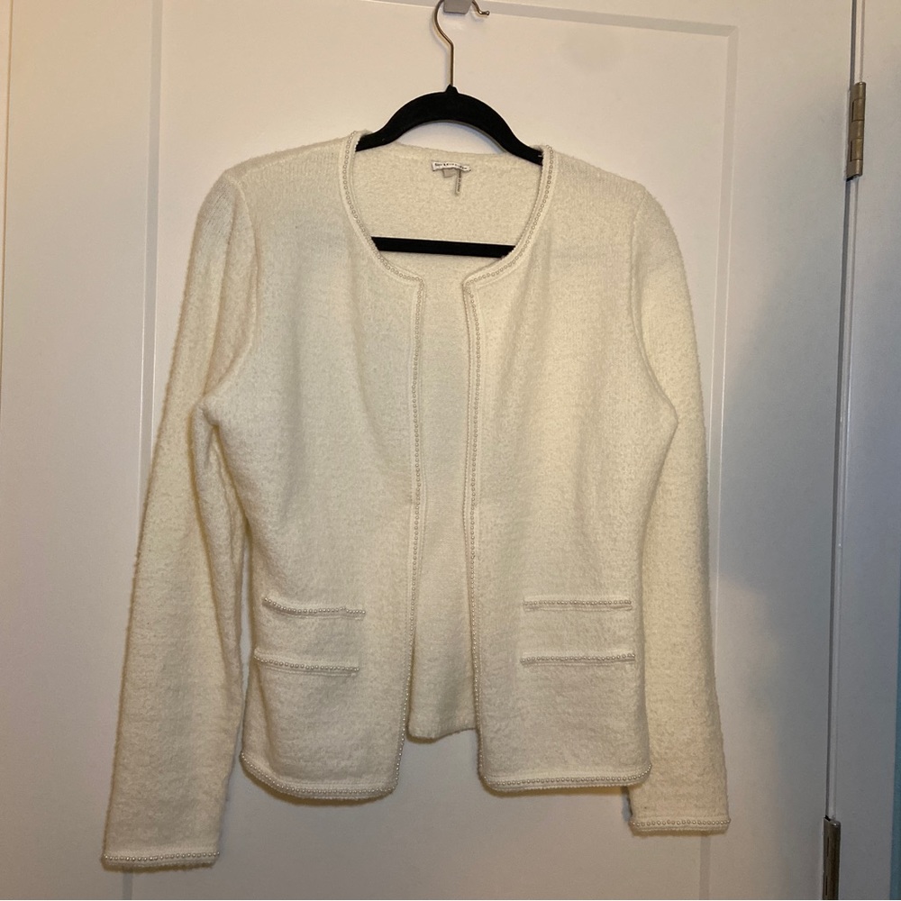 Sioni Winter white Pearl trim sweater size M